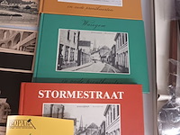 Lot 46 - postkaarten en boeken - afbeelding 5 van  5