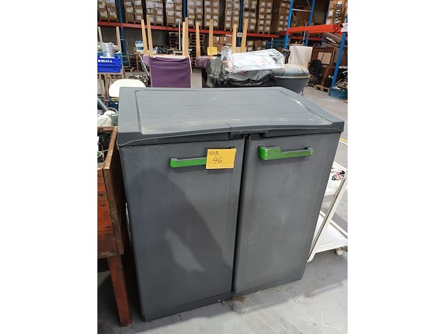Lot 46 - pvc tuinkast kis - afbeelding 1 van  4