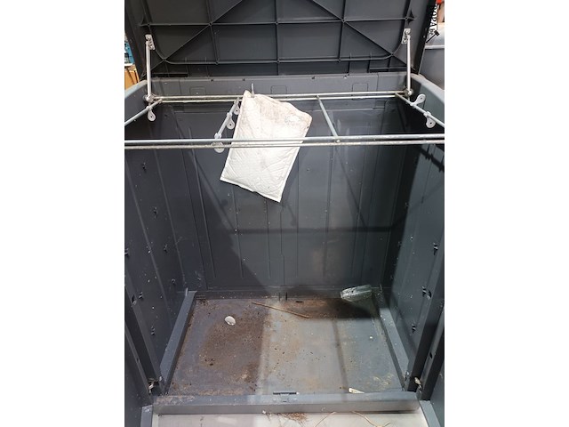 Lot 46 - pvc tuinkast kis - afbeelding 3 van  4