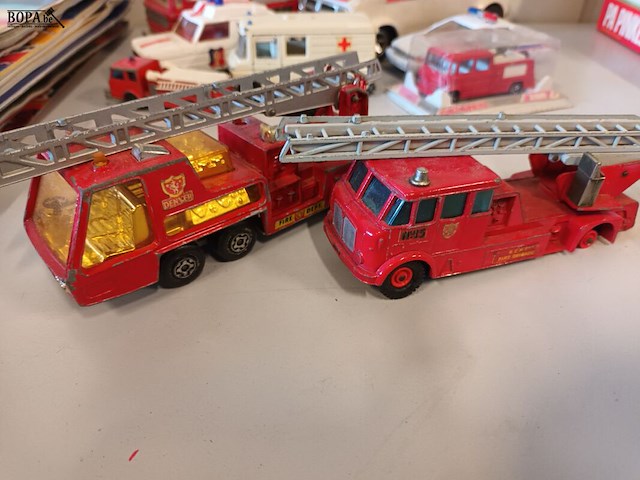 Lot 46 - rescue voertuigen op schaal. 12 stuks. - afbeelding 10 van  14