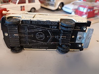 Lot 46 - rescue voertuigen op schaal. 12 stuks. - afbeelding 14 van  14