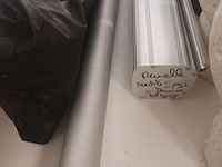 Lot 46 - roll-up, telescopische paal en vlaggenstokken - afbeelding 2 van  3