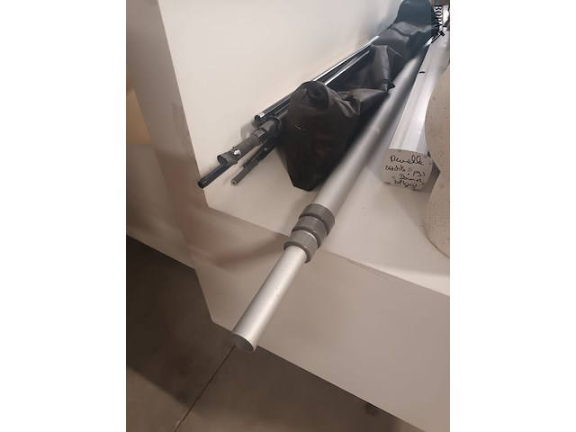 Lot 46 - roll-up, telescopische paal en vlaggenstokken - afbeelding 3 van  3