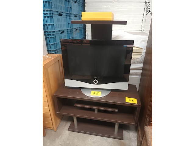 Lot 46 - tv meubel - afbeelding 1 van  3