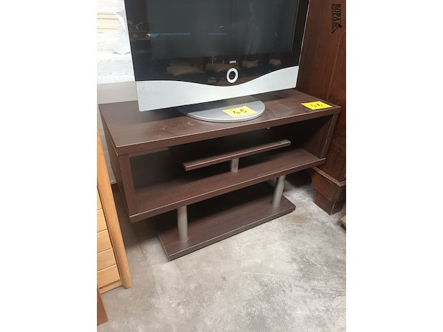 Lot 46 - tv meubel - afbeelding 2 van  3