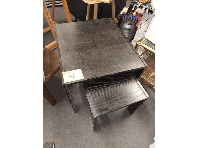 Lot 46 - vintage bijzettafels. 2 stuks - afbeelding 3 van  3