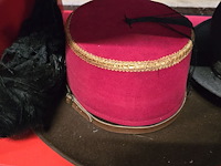 Lot 46 - vintage dames-en heren hoeden 5 stuks - afbeelding 2 van  3