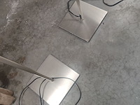 Lot 46 - vloerlampen - 2 stuks - afbeelding 3 van  4