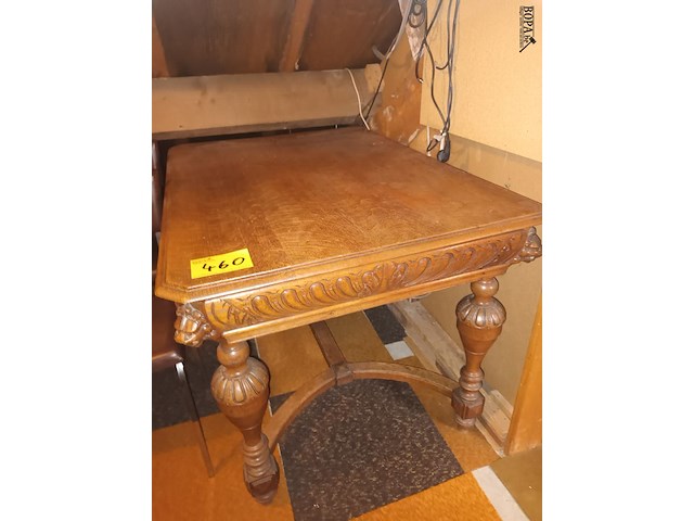 Lot 460 - mechelse tafel - afbeelding 1 van  3
