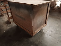 Lot 461 - houten werkbank op wielen - afbeelding 2 van  3