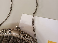 Lot 464 - antiek verzilverd tasje - afbeelding 2 van  3