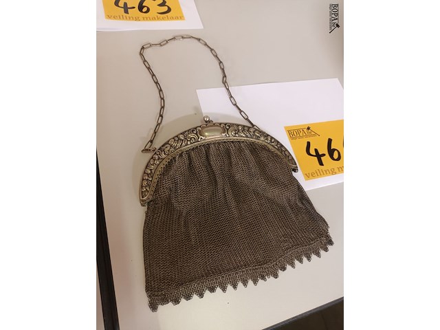 Lot 464 - antiek verzilverd tasje - afbeelding 3 van  3