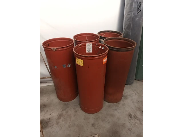 Lot 465 - industriële tonnen. 5 stuks - afbeelding 1 van  3