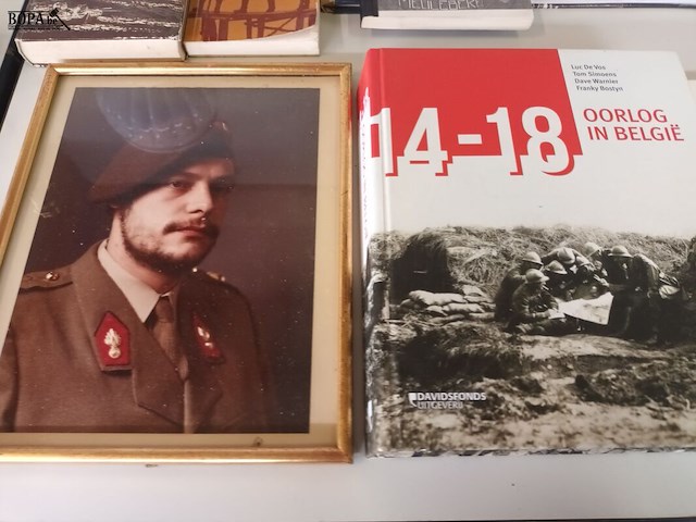 Lot 466 - militairia. 24 stuks - afbeelding 5 van  6