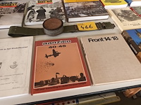 Lot 466 - militairia. 24 stuks - afbeelding 6 van  6