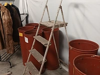 Lot 466 - trapladder - afbeelding 2 van  3
