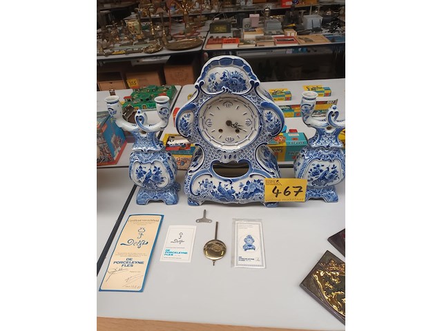 Lot 467 - klokstel delft - afbeelding 1 van  5
