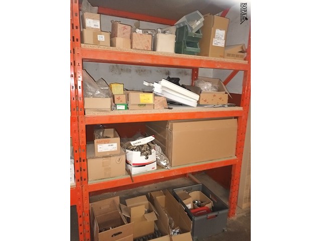 Lot 467 - montage materiaal en onderdelen - afbeelding 1 van  7