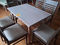 Lot 469 - tafel met 6 stoelen - afbeelding 1 van  3