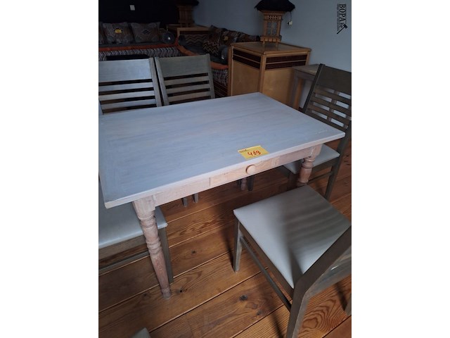 Lot 469 - tafel met 6 stoelen - afbeelding 2 van  3