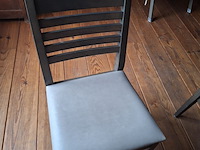 Lot 469 - tafel met 6 stoelen - afbeelding 3 van  3