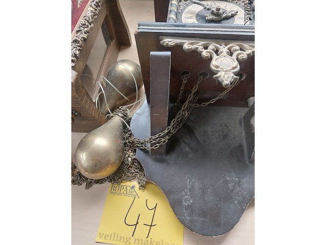 Lot 47 - antieke wandklokken, 2 stuks - afbeelding 4 van  5