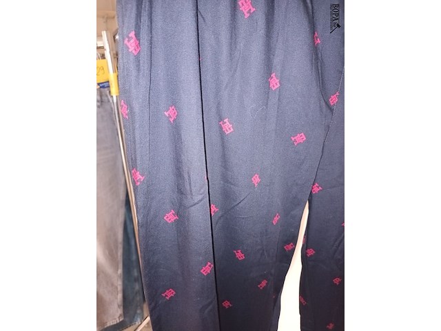 Lot 47 - broek tommy hilfiger maat xl - afbeelding 2 van  4
