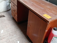 Lot 47 - bureau - afbeelding 1 van  1