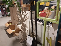 Lot 47 - decoratiemateriaal - afbeelding 1 van  9