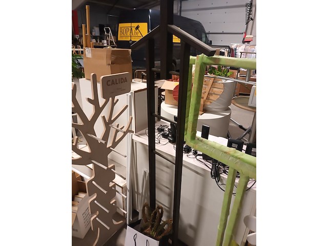 Lot 47 - decoratiemateriaal - afbeelding 3 van  9