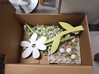 Lot 47 - decoratiemateriaal - afbeelding 8 van  9