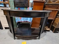 Lot 47 - donker halfronde houten sidetable art deco met sierlijk hout - afbeelding 4 van  5