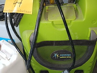 Lot 47 - draagbare watertank en sproeistoffen - afbeelding 3 van  5