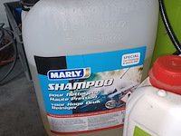 Lot 47 - draagbare watertank en sproeistoffen - afbeelding 4 van  5