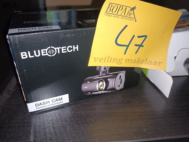 Lot 47 - gsm houders en dashcam. 3 stuks - afbeelding 5 van  5