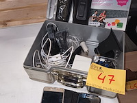 Lot 47 - gsm’s en accessoires - afbeelding 1 van  4