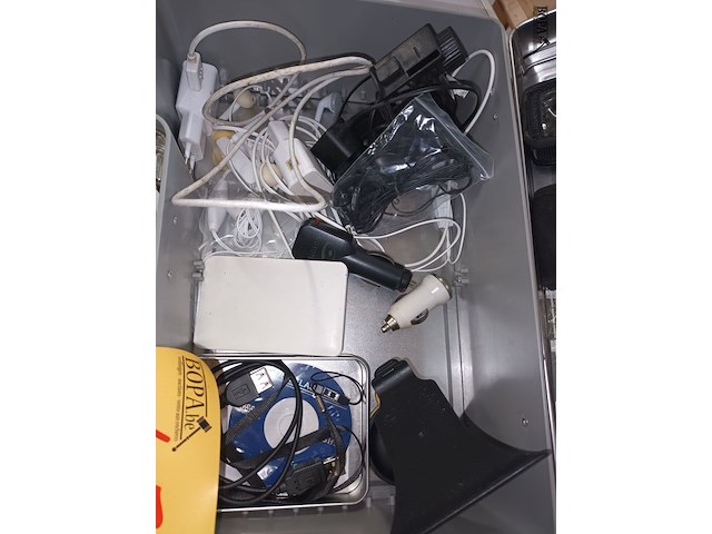 Lot 47 - gsm’s en accessoires - afbeelding 3 van  4