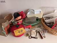 Lot 47 - huisraad. 30 stuks - afbeelding 1 van  6