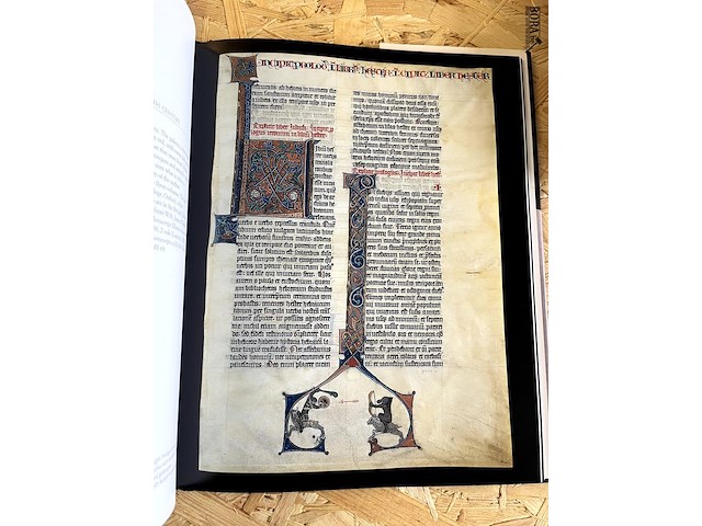 Lot 47 - illuminated manuscripts and their makers en middeleeuwse min - afbeelding 6 van  8
