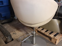 Lot 47 - kappersstoel - afbeelding 3 van  4