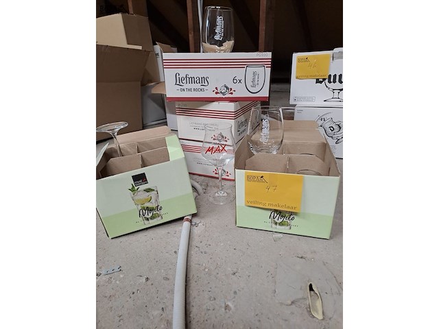 Lot 47 - kriek glazen - afbeelding 1 van  1