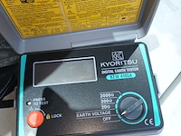 Lot 47 - meettoestellen kyoritsu. 2 stuks - afbeelding 4 van  4