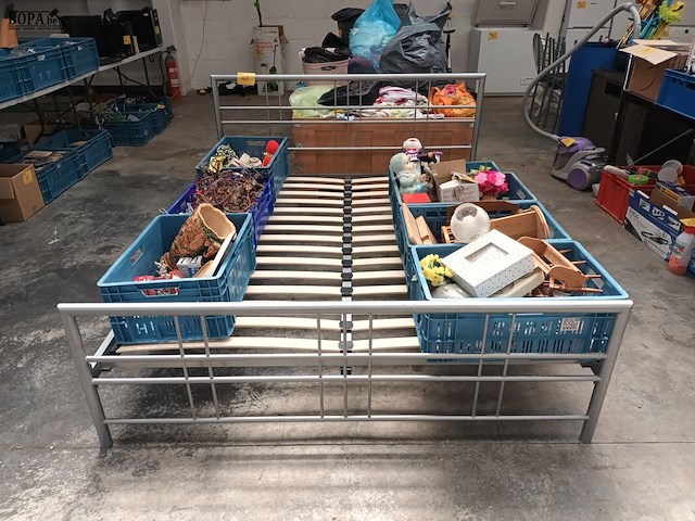 Lot 47 - metalen bed - afbeelding 3 van  3