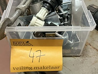 Lot 47 - metalen snelspanners en beugels - afbeelding 1 van  2