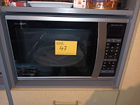 Lot 47 - microgolfoven sharp - afbeelding 1 van  5