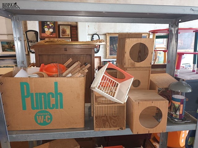 Lot 47 - partij vogelbakjes en accessoires - afbeelding 2 van  5