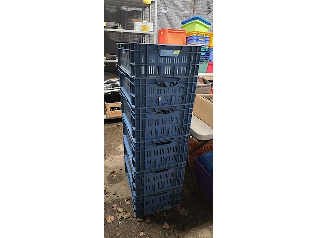 Lot 47 - stapelbakken 6 stuks - afbeelding 1 van  2