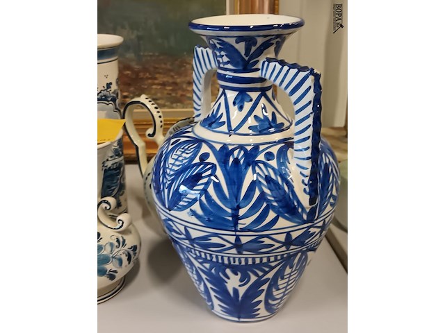 Lot 47 - vazen wit/blauw. 5 stuks - afbeelding 4 van  8