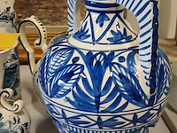 Lot 47 - vazen wit/blauw. 5 stuks - afbeelding 4 van  8