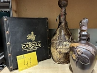 Lot 47 - vintage whisky en calvados kruik